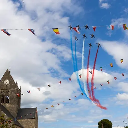 Le Paille En Queue Ferienhaus Sainte-Mère-Église