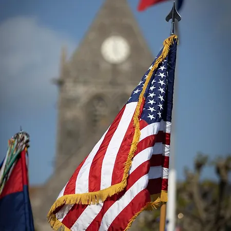 Le Paille En Queue *